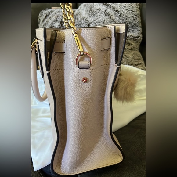 Pink/Powder blush Michael Kors purse. Gold chain handle. Lock and key keychain - Picture 5 of 8